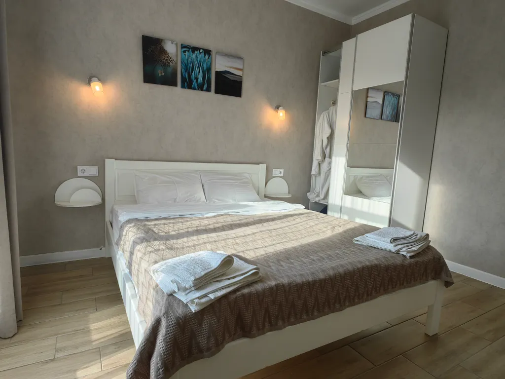 Коттедж уютный дом с подогреваемым бассейном