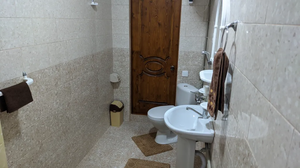 Квартира Квартира Трехместные комнаты с отдельным санузлом и душем — Сухум