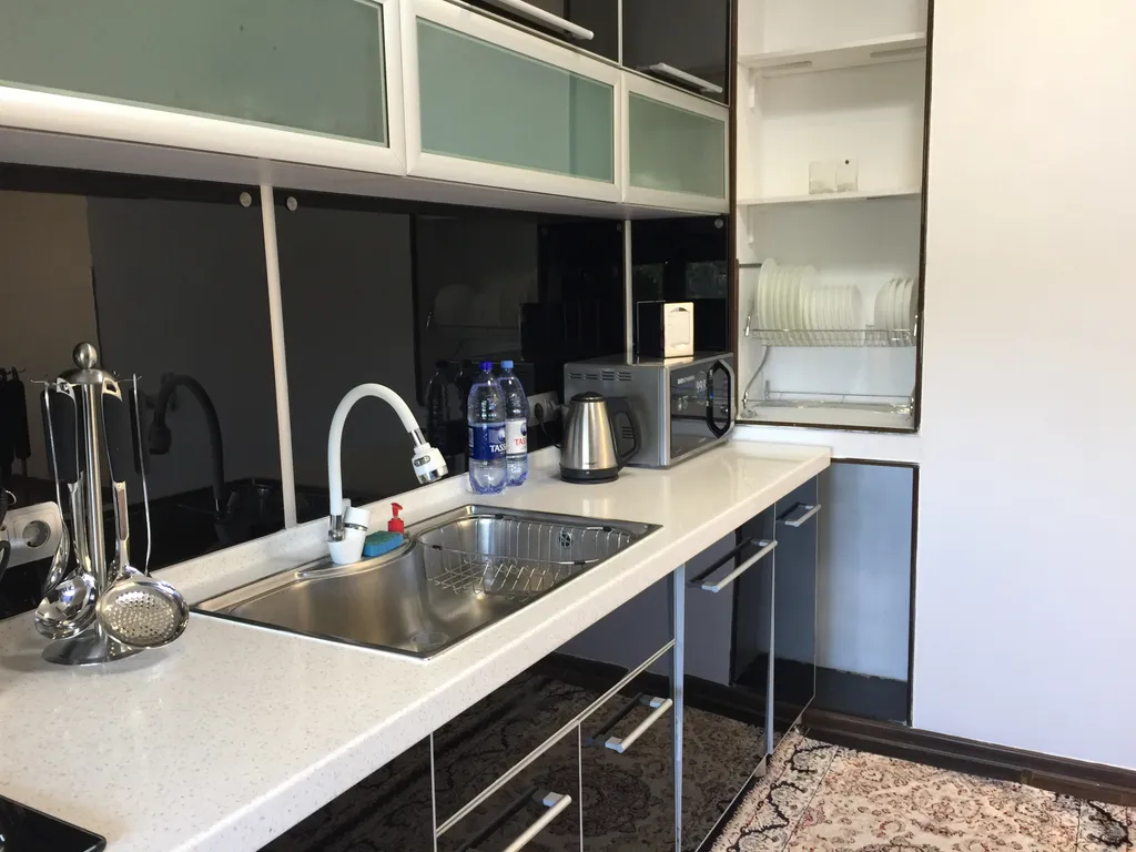 Уютная 3-х комнатная квартира у фонтана в центре Алматы