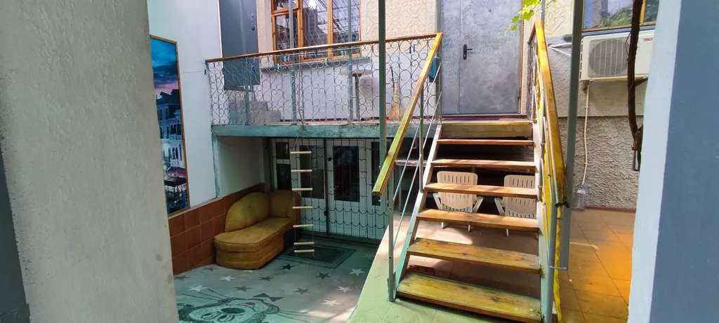 Уютный дворик у моря