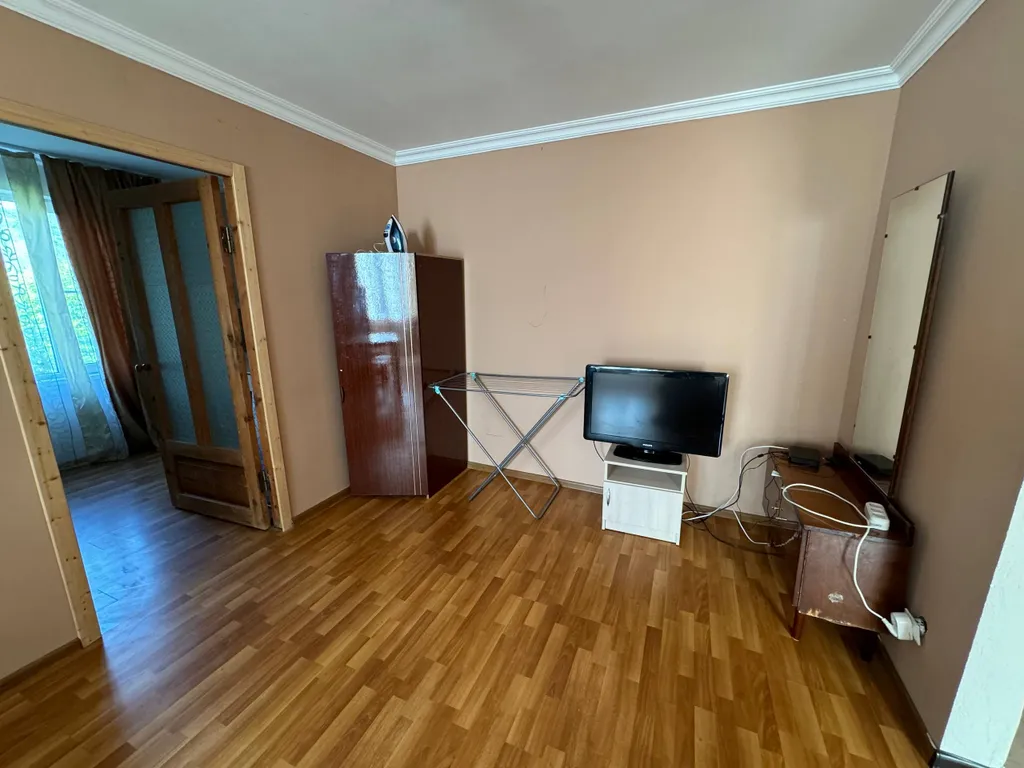 Трёхкомнатная квартира с ремонтом на ул Гочуа