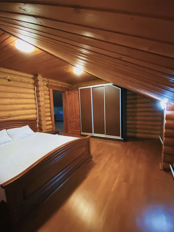 Коттедж в сосновом бору на берегу реки