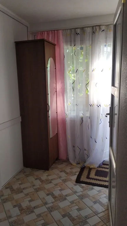 Уютная комната для семьи из четырёх человек