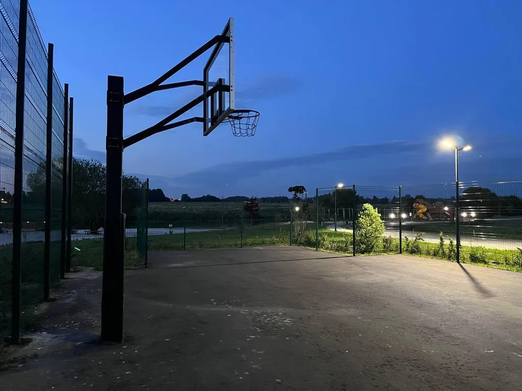 Барн с баней и чаном у озера