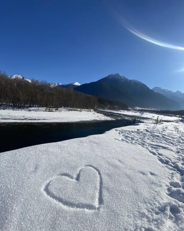 Домики у реки Теберда