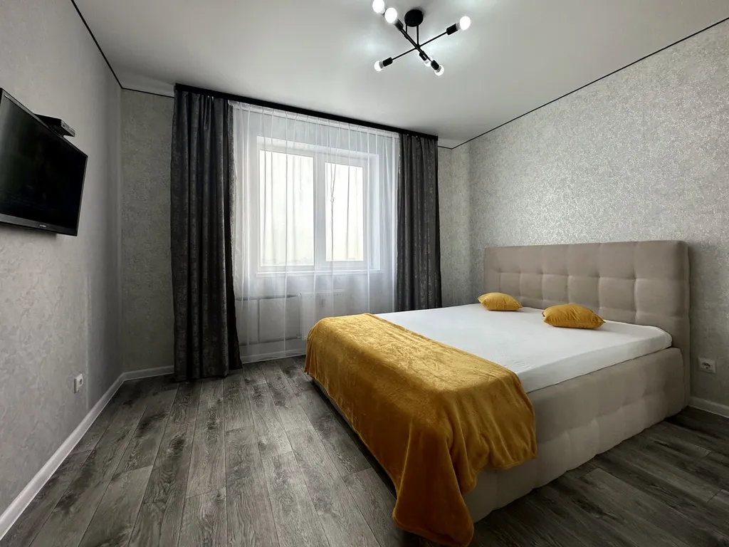 Квартира на Юркина 10