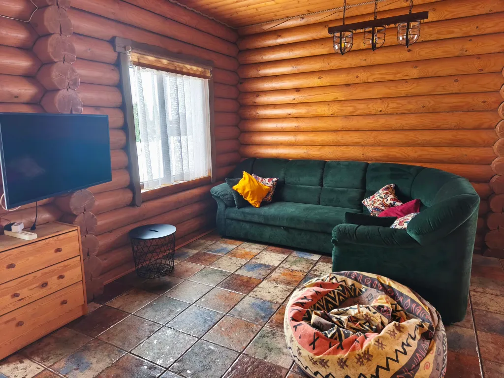 Уютный загородный дом с баней и прудом недалеко от моря