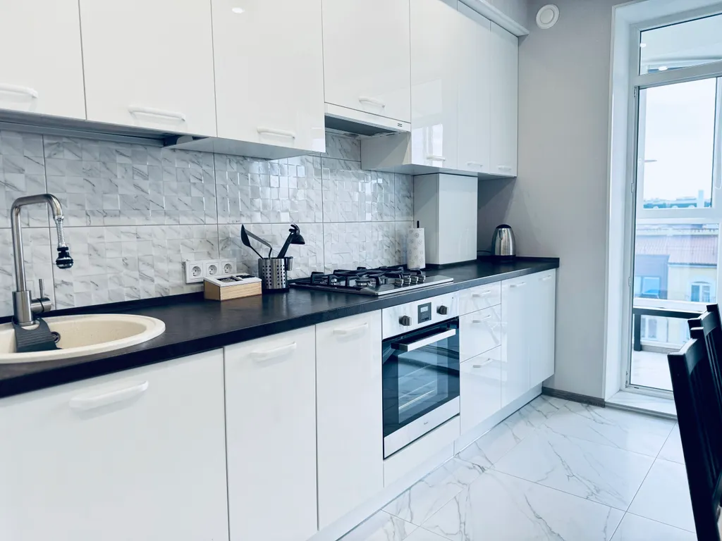 Квартира с видом на море  Над облаками