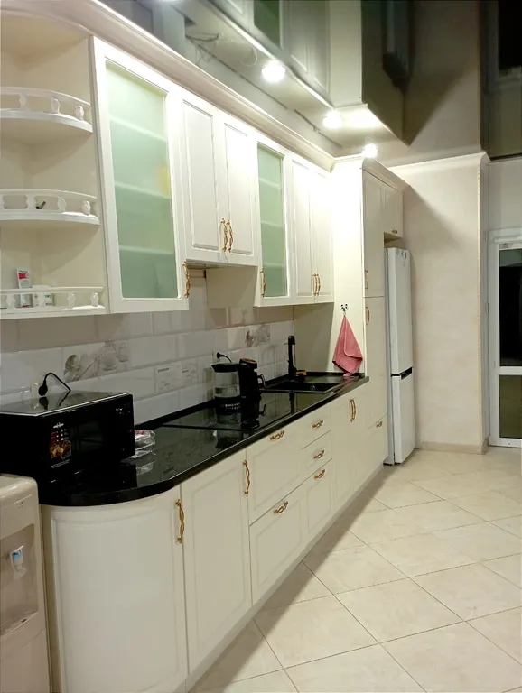 Квартира с видом на горы и набережную в центре города