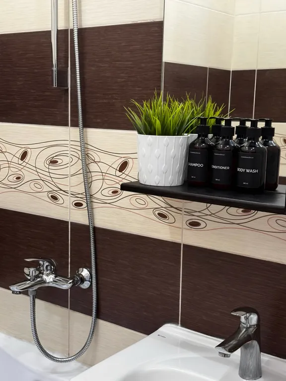 Лоза, центр, тишина