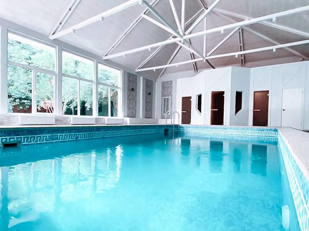 Коттедж Дом с бассейнами и банкетным залом на Дмитровском шоссе — аренда посуточно в Красная Горка