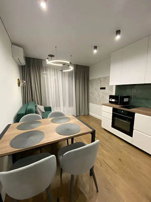 Видовая квартира на 21 этаже с огромным балконом