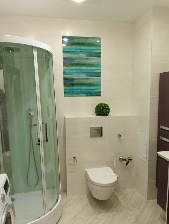 Видовая квартира с дизайнерским ремонтом у Дворца игровых видов спорта