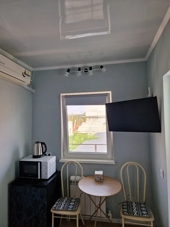 Номер с маленьким балкончиком на двоих у самого моря