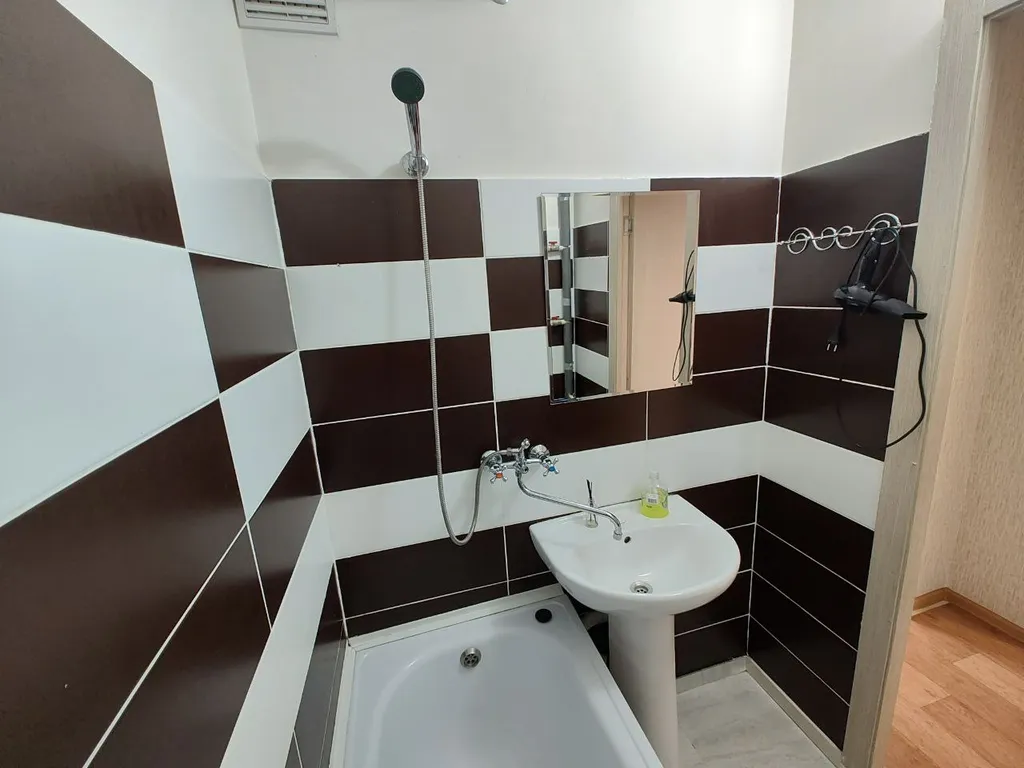 Квартира рядом остановка, парковка, Краевые больницы. Онкология 5 мин.