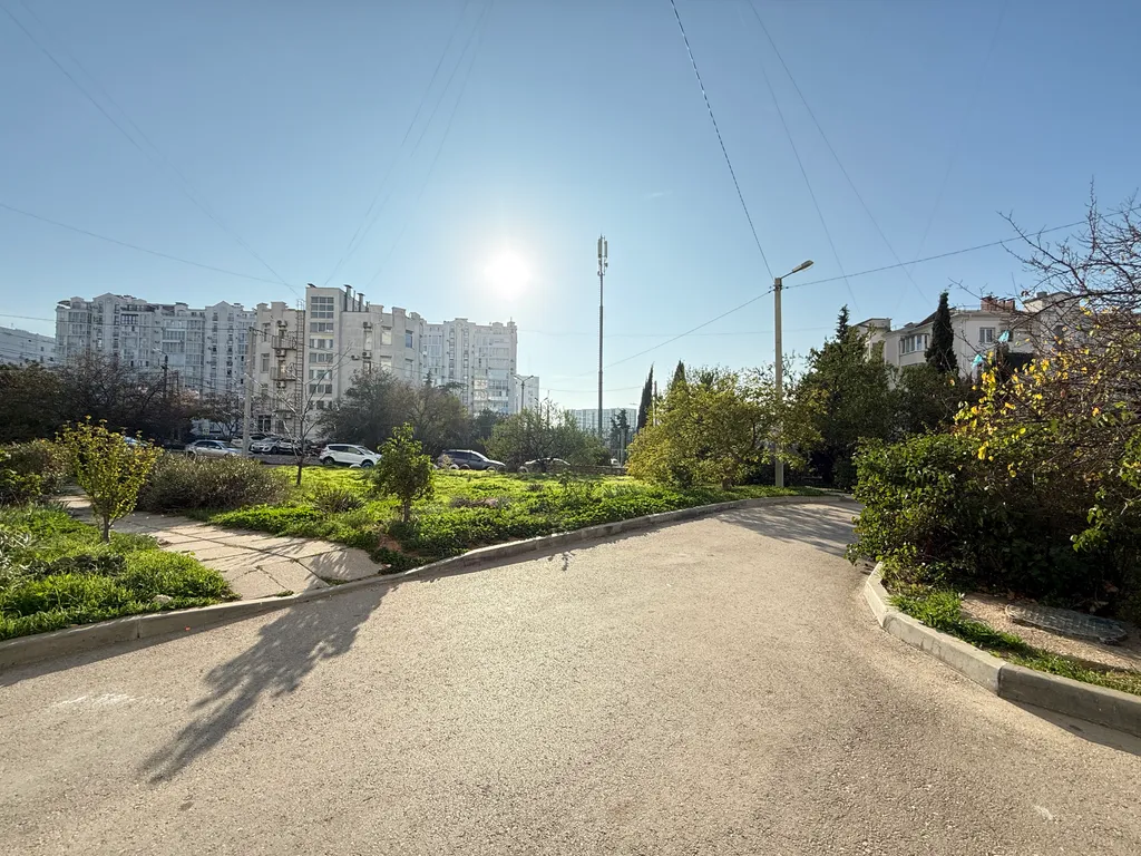 Рядом парк Победы Херсонес не берем оплату за уборку