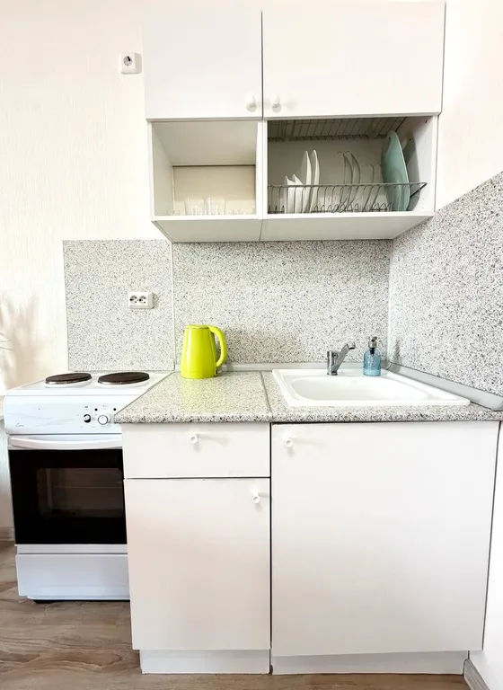 Высокий этаж, вид на город.