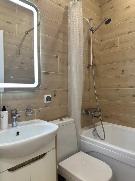 Двухкомнатная квартира с двумя санузлами и шикарным видом из окна