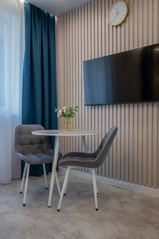 Студия в сердце города с видом на жд вокзал