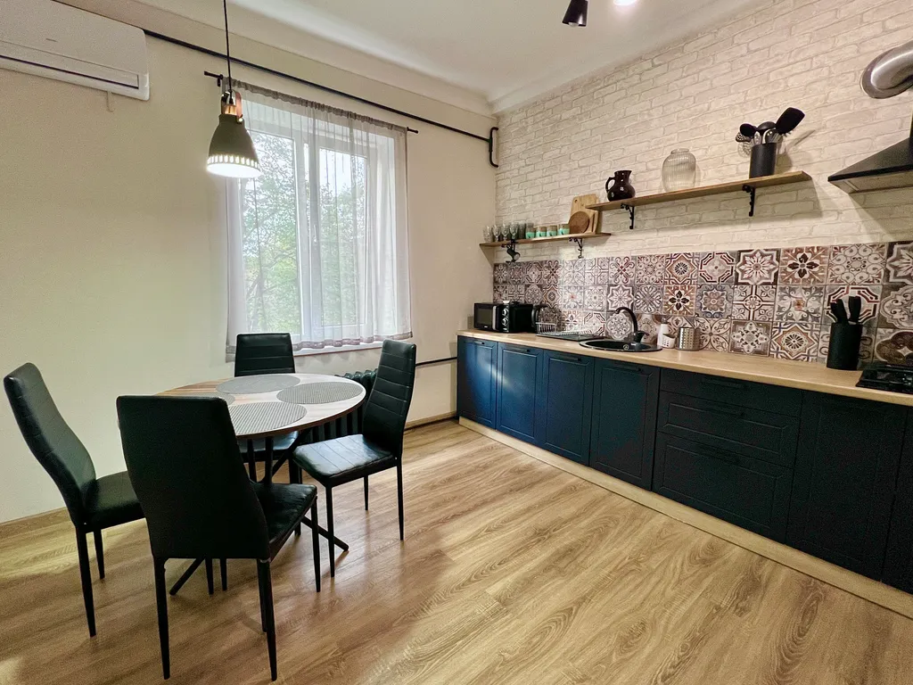 Квартира Уютные апартаменты "Лофт Фонтаны" с видом на Александровский сквер — Краснодар