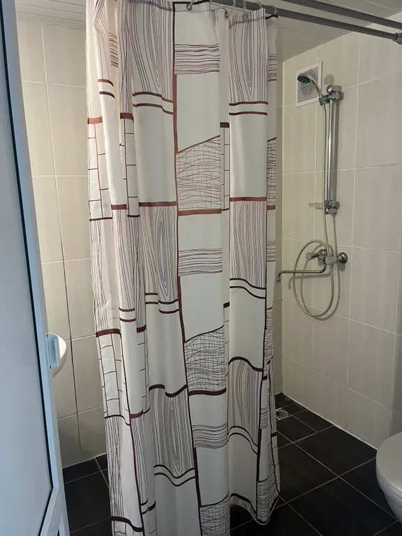 Трехместный улучшенный с ванной комнатой