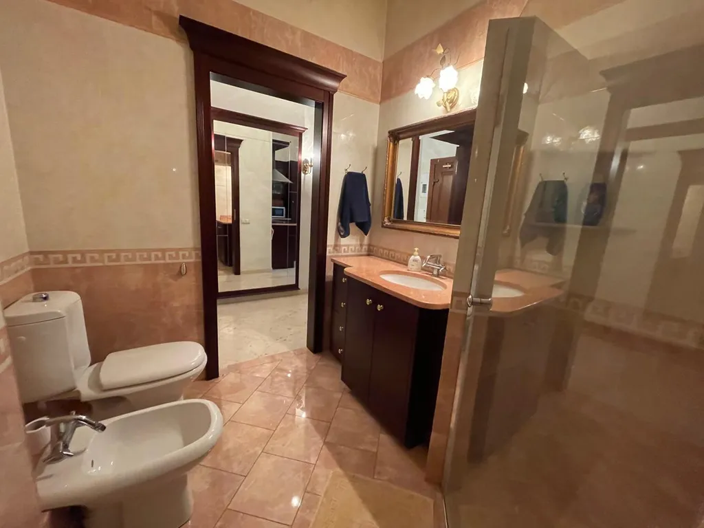 Шикарный люкс - итальянский натуральный мрамор и красное дерево