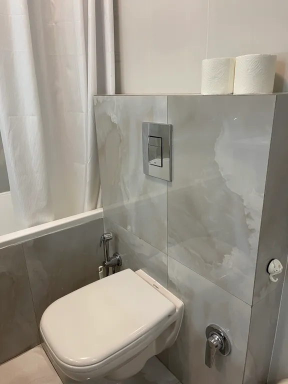 Евро-двухкомнатный апартамент Айсберг с балконом и видом на Храм