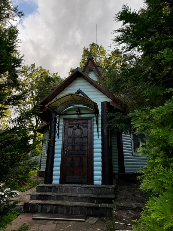 Коттедж Уютное Бунгало в лесу у горнолыжного склона и пляжа Сорочаны — аренда посуточно в Ильинское