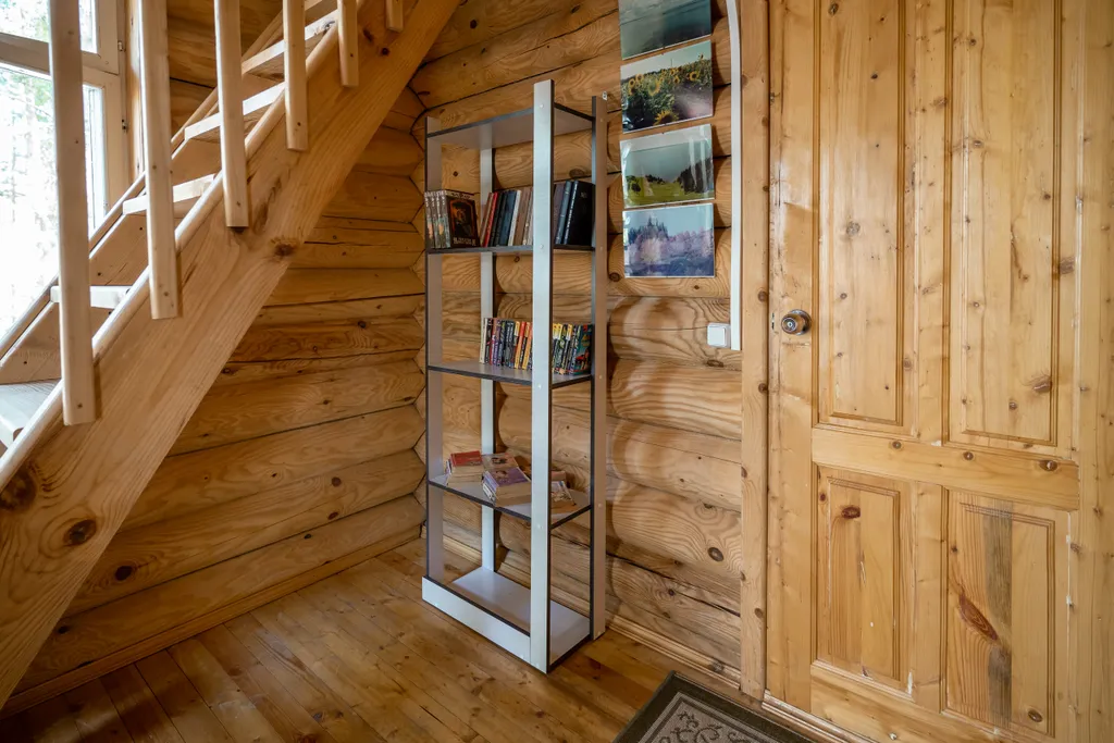 Дом 1 в лесу у реки