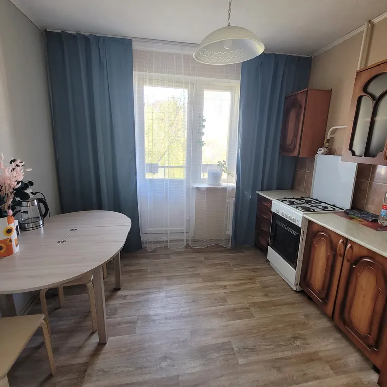 Уютная квартира с раздельными комнатами в центре