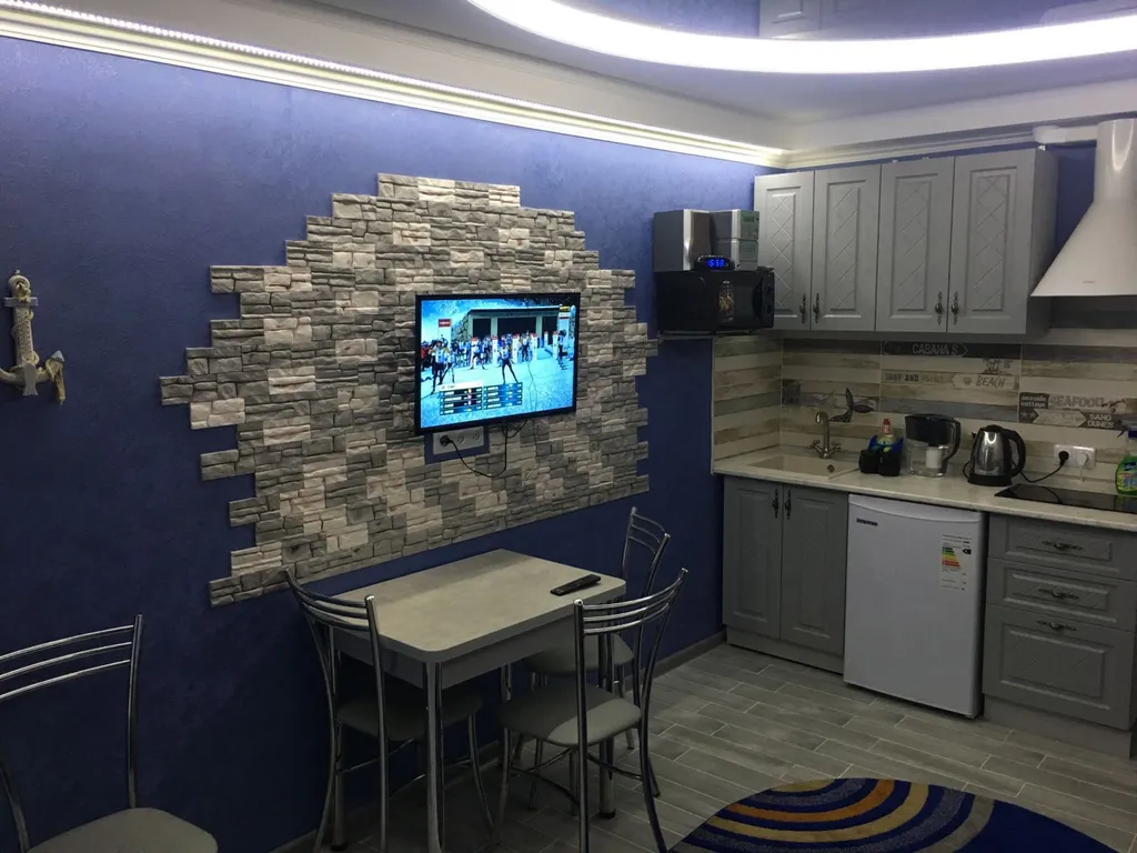 Студия на берегу моря, первая линия