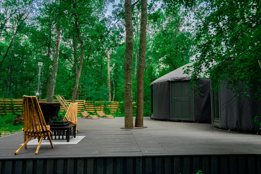 Юрта в лесу