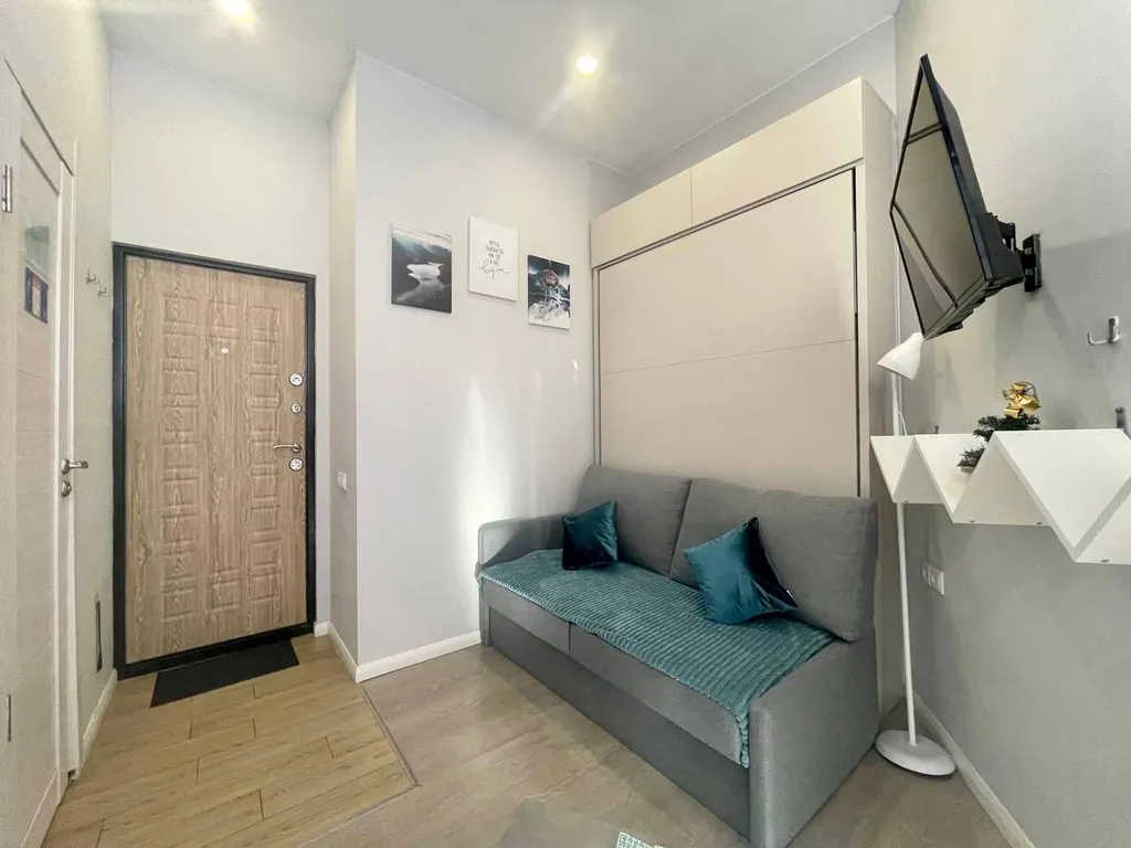 Современная студия в доме ТЦ Галерея