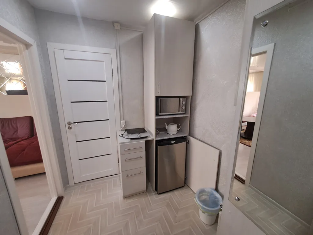 Квартира 1-комнатная квартира с кондиционером и джакузи с дизайнерским ремонтом — Барнаул