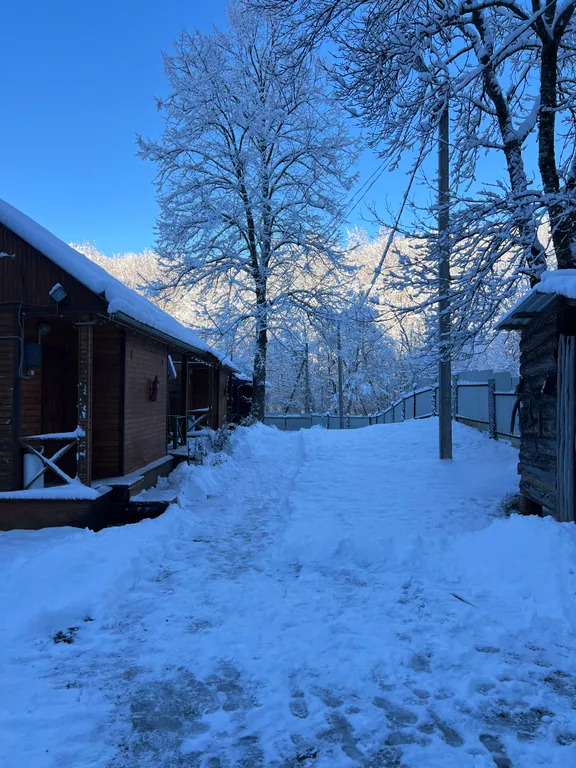 Квартира Жилая комната на четверых в деревянном таунхаусе — Апшеронск