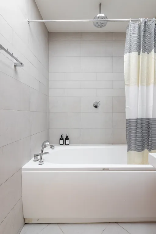 Удобная студия в центре напротив ЦУМа