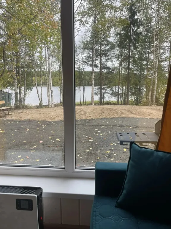 Дом на берегу озера