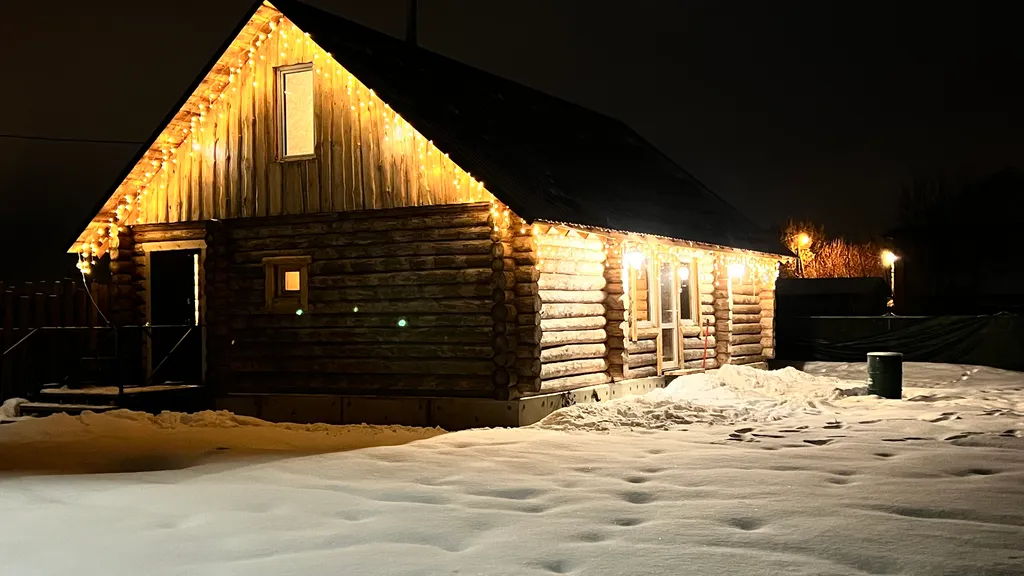 Рубленный дом - баня с террасой