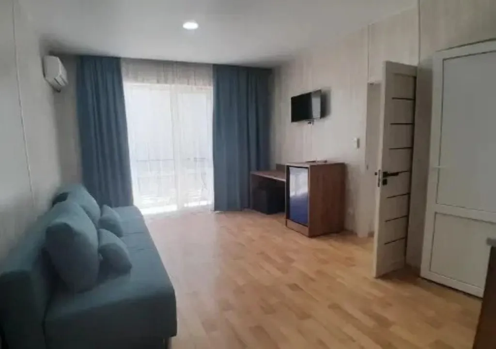 Квартира Четырехместный номер с мини-кухней — аренда посуточно в Архипо-Осиповка