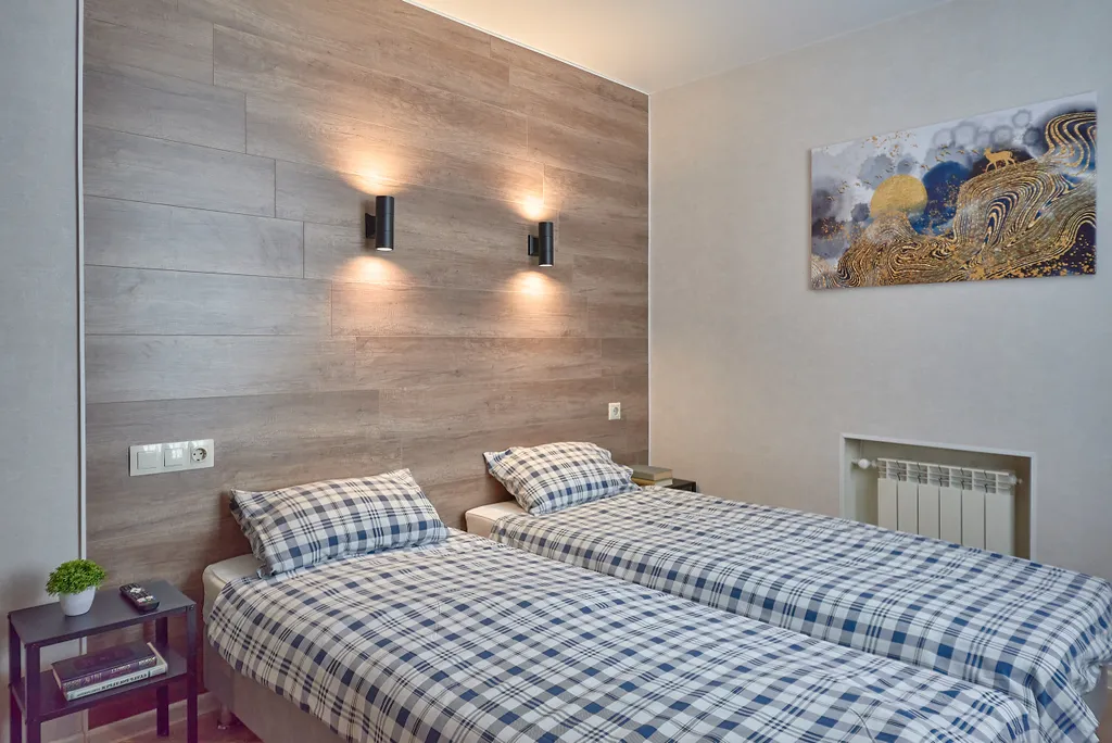 Студия поблизости госпиталь им. Савиных. ТЦ "Лето" 700м.