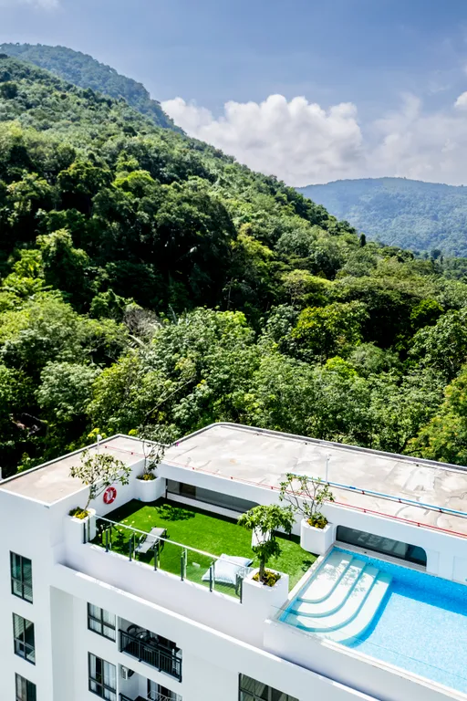 Новая супер однушка с бассейном и морем