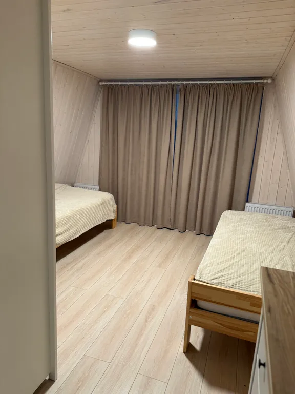 Уютный дом a-frame на окраине леса