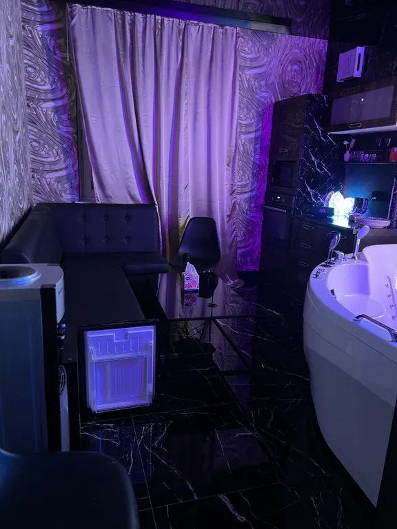 Уютная квартира для романтических встреч с огромным джакузи