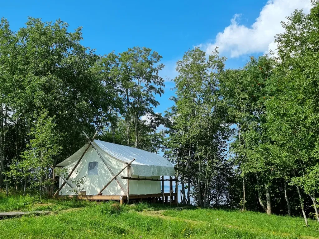 Дом у озера на Селигере