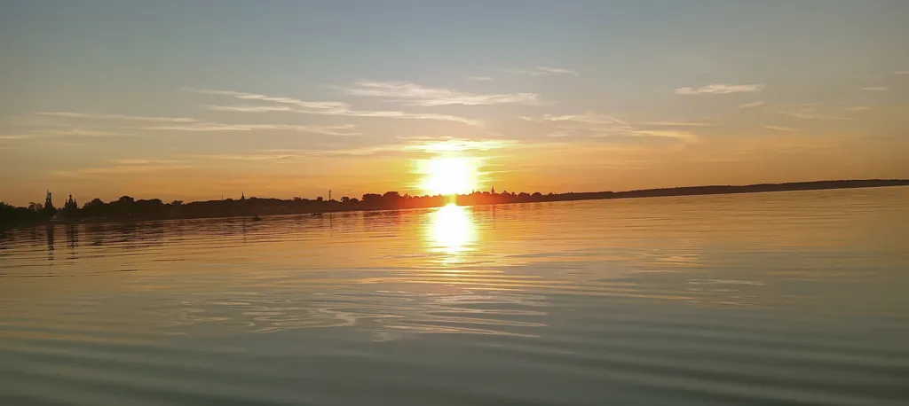 Домик сказка на берегу озера Селигер