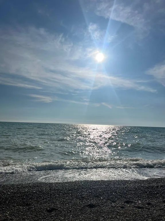 Квартира студия (эллинг) на первой линии  моря.