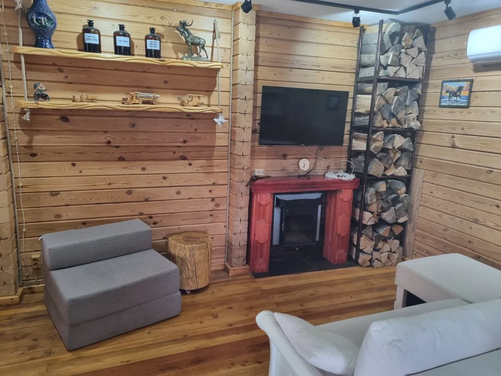 Уютный дом на берегу реки