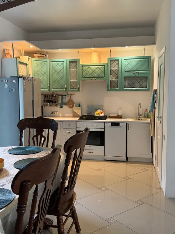 Просторный уютный коттедж