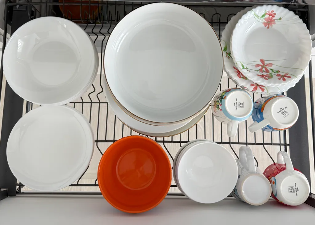 Дом на берегу реки с баней