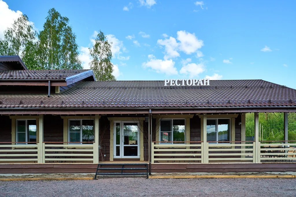 Коттедж Уютный коттедж рядом с озером — Светлое